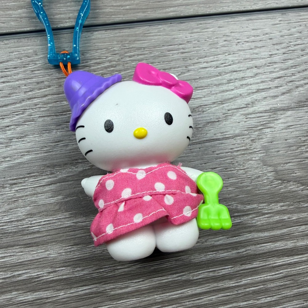 Sanrio Hello Kitty Keychain Vintage 2000 Beach Theme Pink White OS - Picture 2 of 4